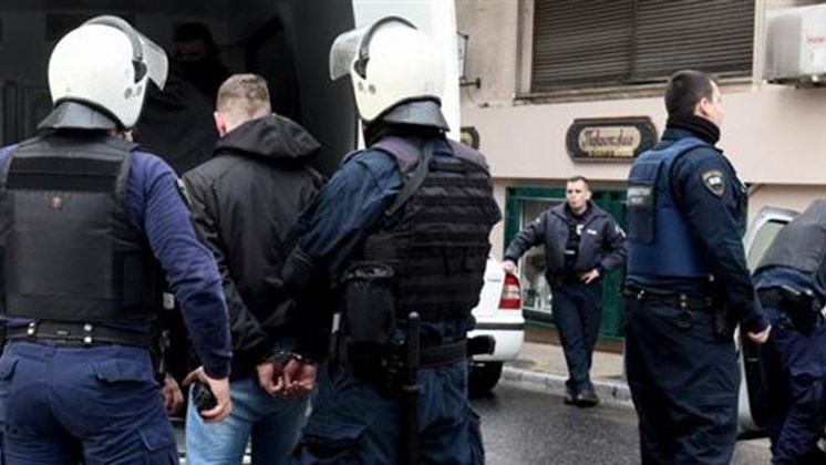 Αποδοκίμασαν τους συλληφθέντες για τα επεισόδια στο Πέραμα