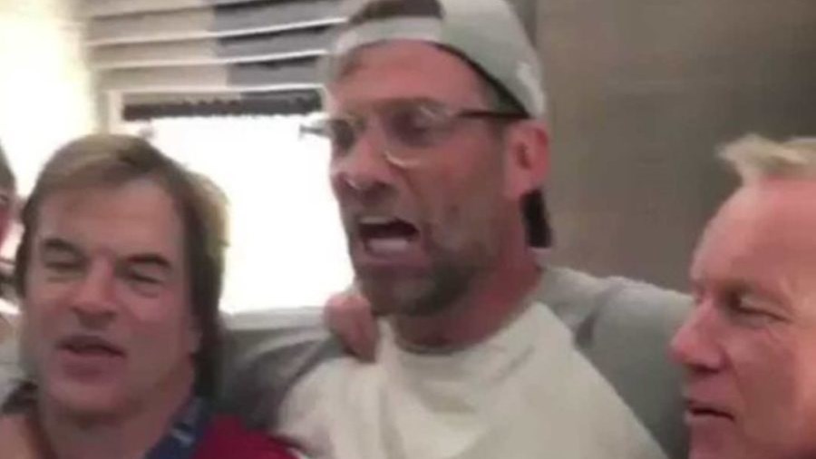 Απτόητος παρά την απώλεια του Τσάμπιονς Λιγκ ο Κλοπ –  Τραγουδούσε τα ξημερώματα συνθήματα για τη Λίβερπουλ – ΒΙΝΤΕΟ