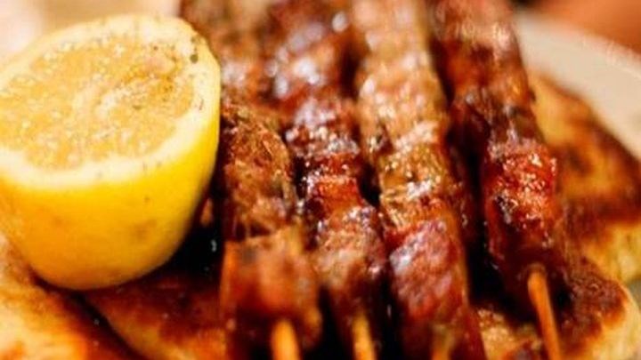 Θέση στο βιβλίο Γκίνες διεκδικεί λιβαδειώτικο σουβλάκι – ΦΩΤΟ