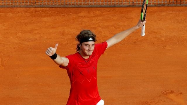 Πρώτη νίκη και πρόκριση στον δεύτερο γύρο του Ρολάν Γκαρός για τον Τσιτσιπά