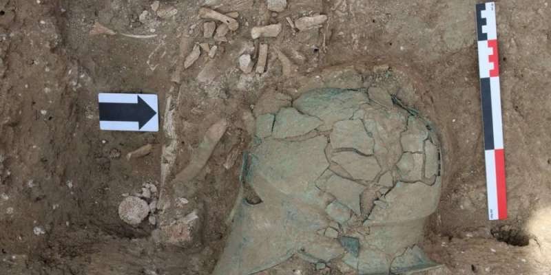 Αρχαία κορινθιακή περικεφαλαία βρέθηκε σε ανασκαφές στη Ρωσία