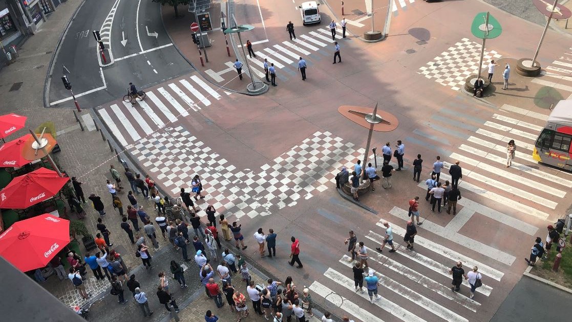 Νέο συγκλονιστικό βίντεο από τη στιγμή των πυροβολισμών στη Λιέγη