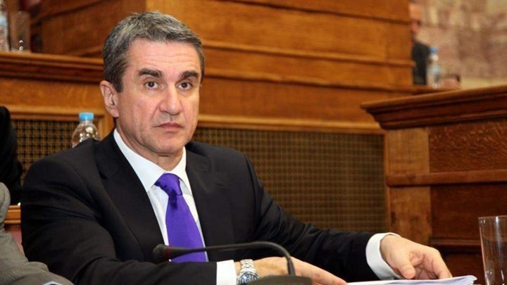 Έξαλλος ο Λοβέρδος με το ντύσιμο βουλευτών: Δεν είναι δυνατόν να εμφανίζονται με περιβολή πλαζ ή προπόνησης – ΒΙΝΤΕΟ