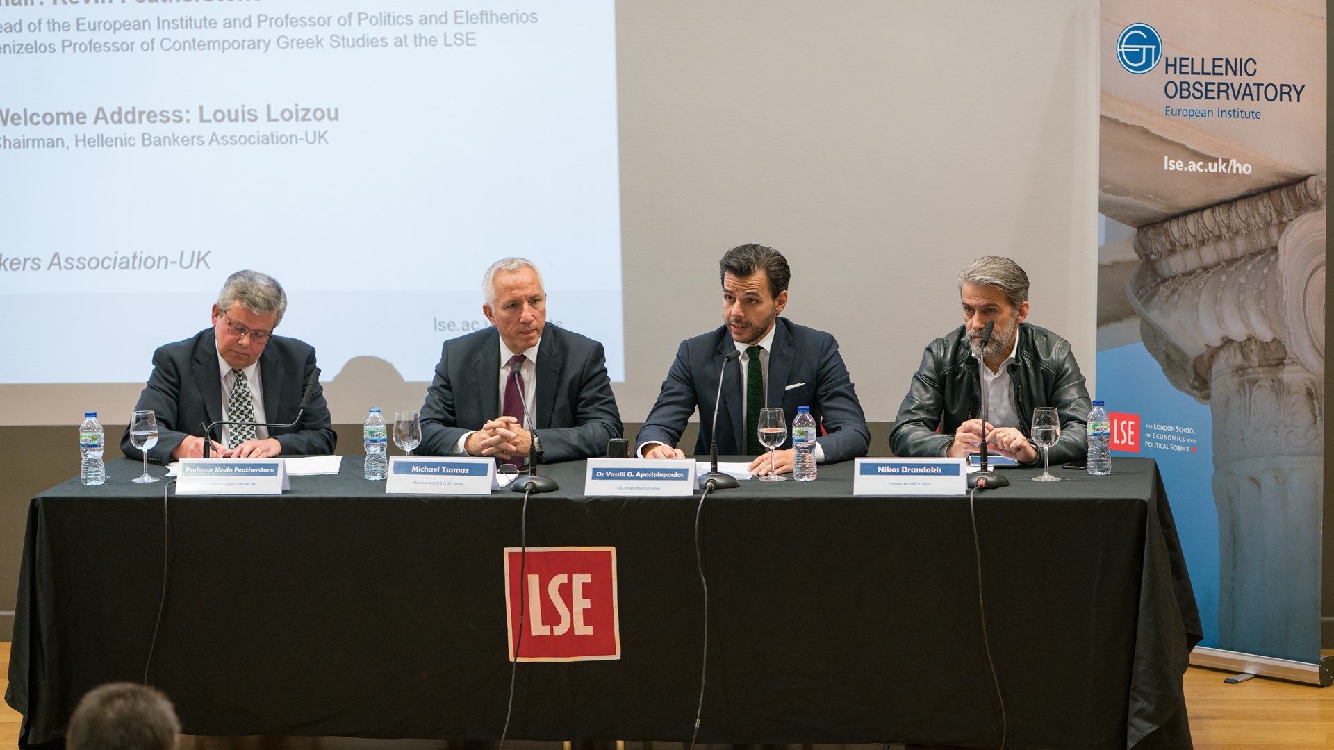 Δυναμική Ομιλία-Παρέμβαση Βασίλη Γ. Αποστολόπουλου στο London School of Economics στο Λονδίνο