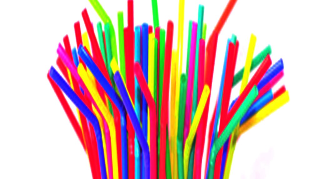 Ξεχάστε ό,τι ξέρατε για τα πλαστικά καλαμάκια – Ήρθαν τα…οικολογικά