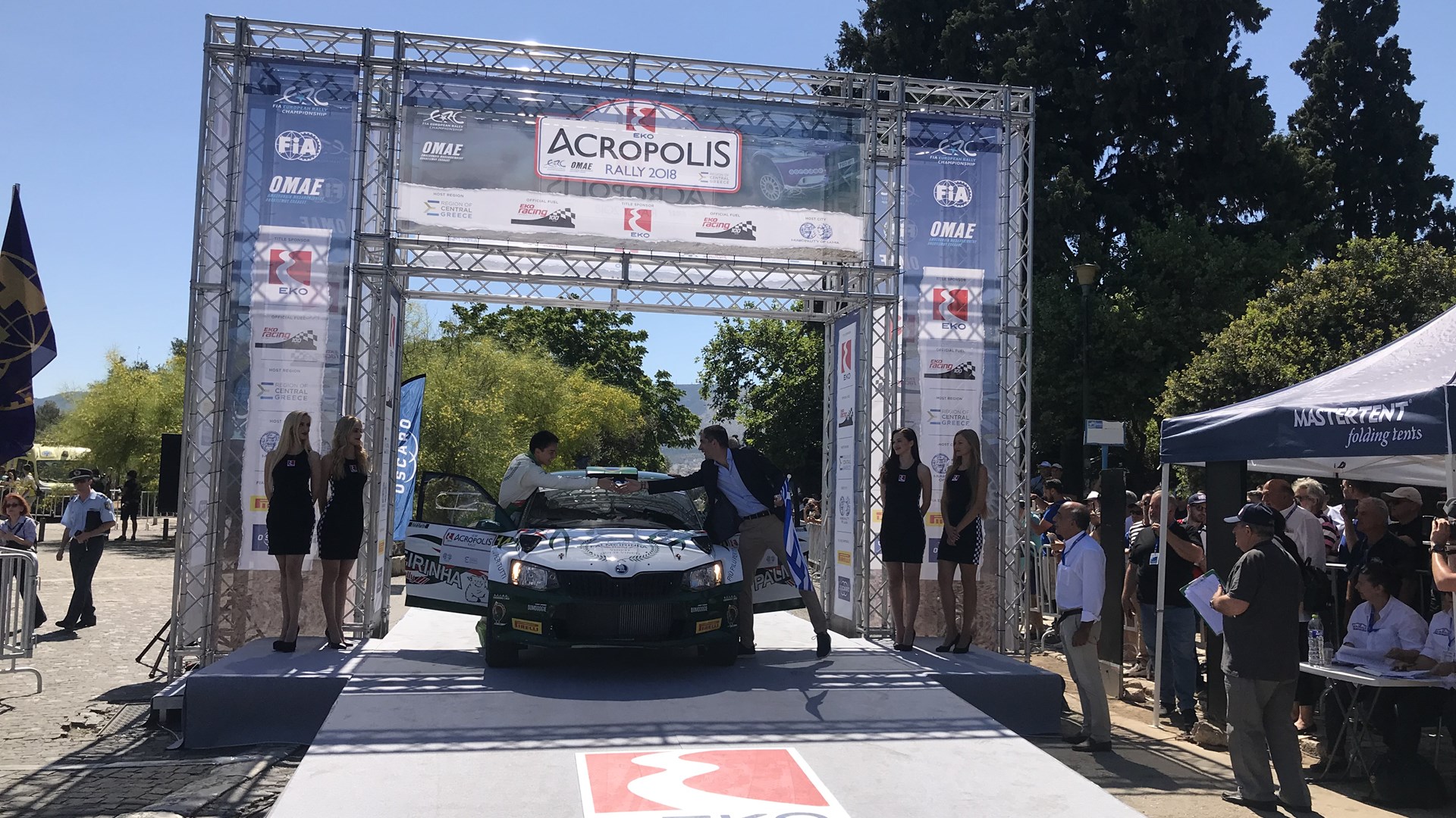 Εκκίνηση του Ράλλυ Ακρόπολις στον Ιερό Βράχο από τον Μπακογιάννη