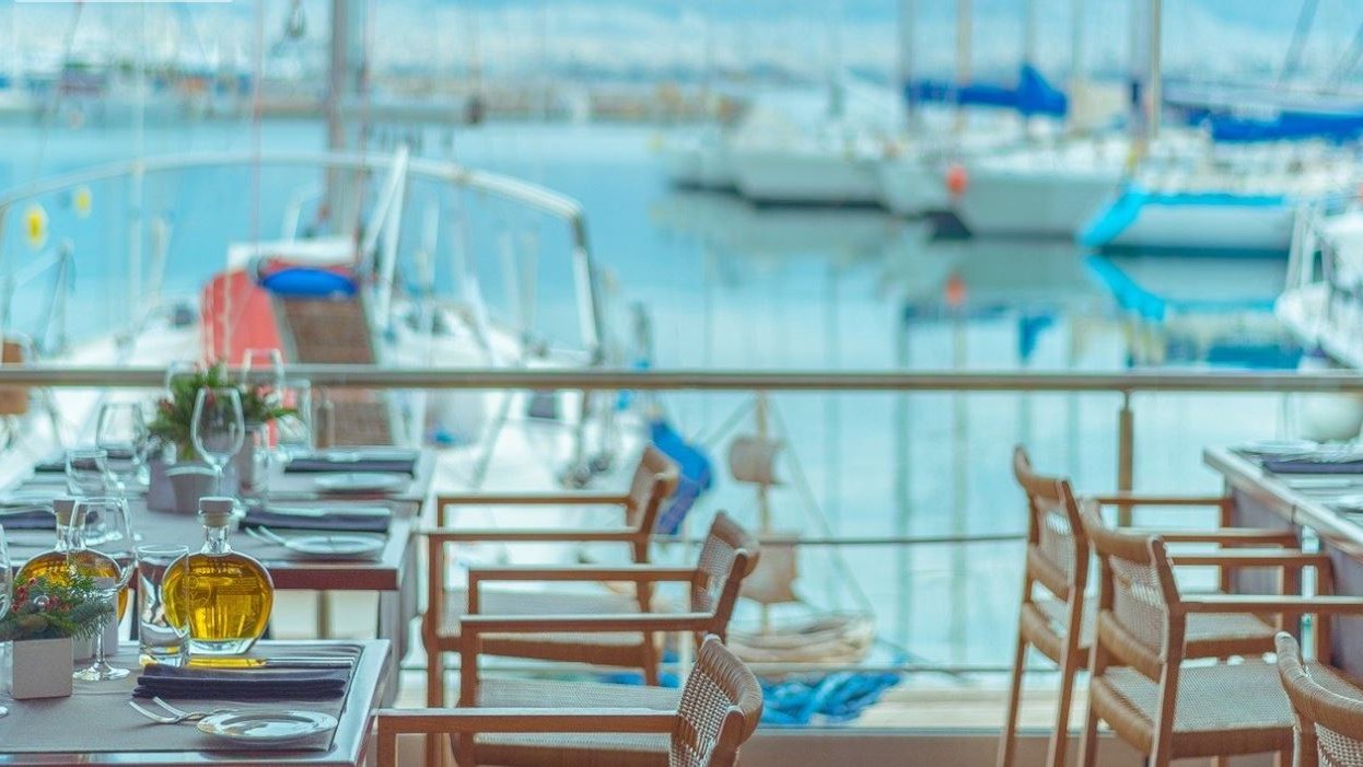 Τι απαντά το εστιατόριο “Βαρούλκο” μετά το λουκέτο της ΑΑΔΕ