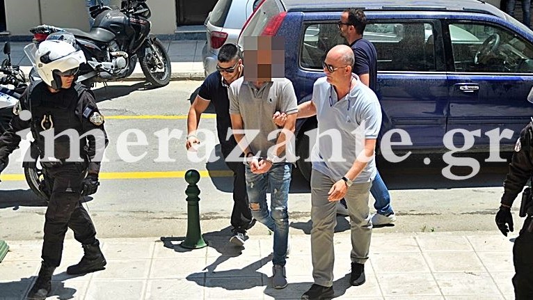 “Άξιος, είμαστε μαζί σου” φώναζε ο κόσμος στον 26χρονο που σκότωσε τον πατέρα του γιατί κακοποιούσε τα αδελφάκια του  – ΒΙΝΤΕΟ