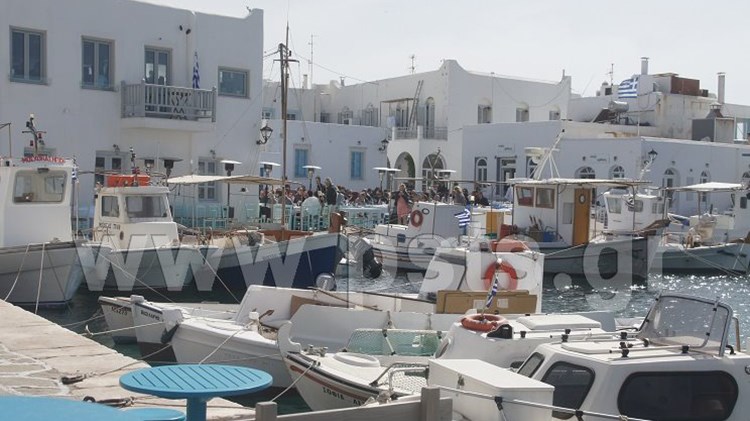 Πάρος – Αντιμετωπίστηκε με επιτυχία μικρής έκτασης ρύπανση από πετρελαιοειδή