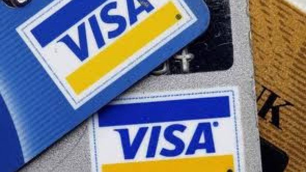 Επαναλειτουργεί “σχεδόν σε κανονικά επίπεδα” το σύστημα πληρωμών Visa