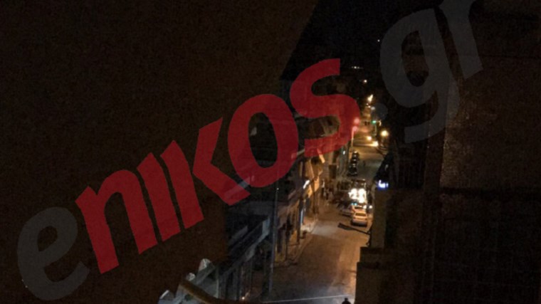 Ληστές “μπούκαραν” με αυτοκίνητο σε κοσμηματοπωλείο στον Κολωνό και το άδειασαν – ΦΩΤΟ αναγνώστη