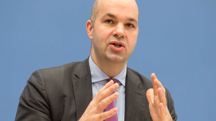 Μάρτσελ Φράτσερ: Κατανοητή η οργή του Τραμπ για το τεράστιο εμπορικό πλεόνασμα της Γερμανίας