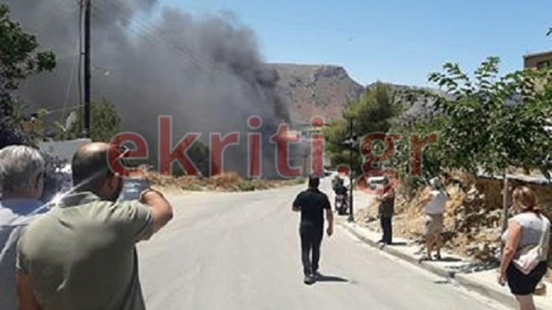 Πυρκαγιά στο Ηράκλειο – Απειλούνται σπίτια – ΦΩΤΟ