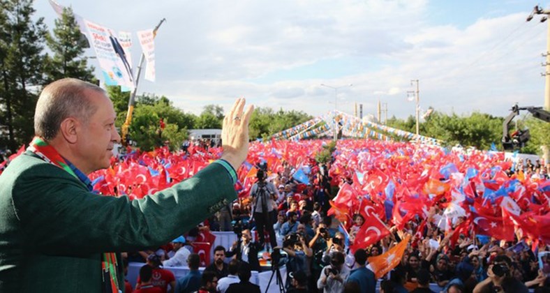 Ο Ερντογάν ζητά τη στήριξη των Κούρδων στις εκλογές