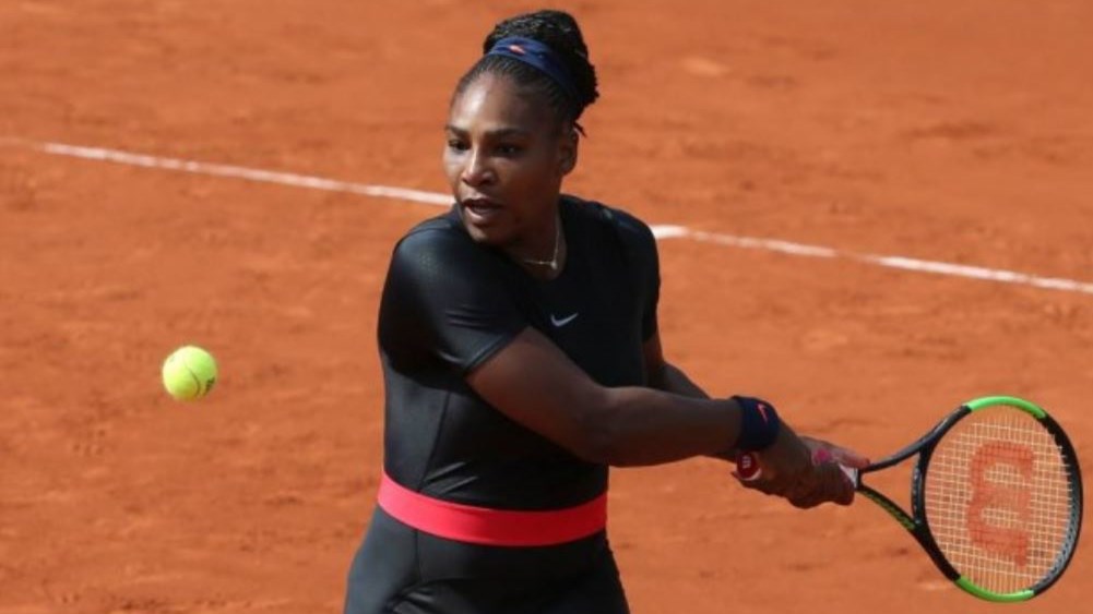 Αποσύρθηκε η Σερένα Γουίλιαμς από το Ρολάν Γκαρός μία ώρα πριν από τον αγώνα με τη Σαράποβα