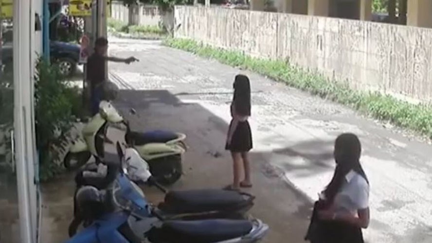 Προσοχή: Σκληρές εικόνες: Τη σκότωσε εν ψυχρώ επειδή δεν ήθελε να τα ξαναβρούν- BINTEO