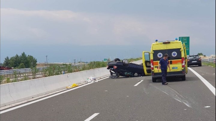 Νεκρός ένας άνδρας στο τροχαίο στη Μαλακάσα- Είχε εγκλωβιστεί στα συντρίμμια του αυτοκινήτου του
