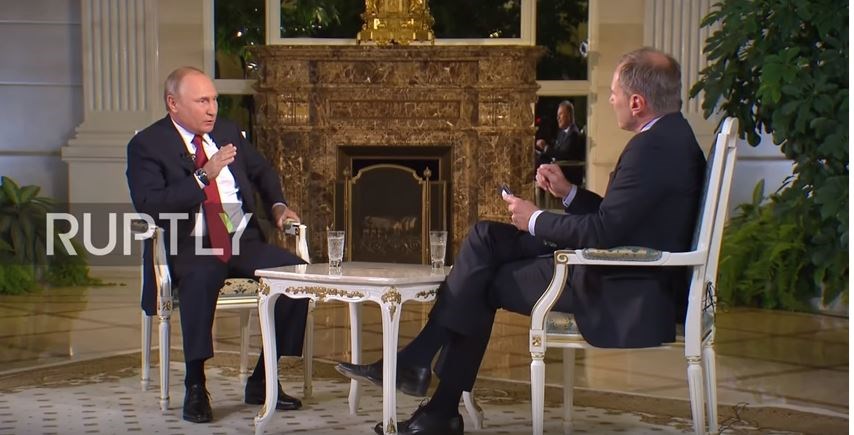 Οι επίμονες ερωτήσεις  δημοσιογράφου προκάλεσαν τον εκνευρισμό του Πούτιν- ΒΙΝΤΕΟ