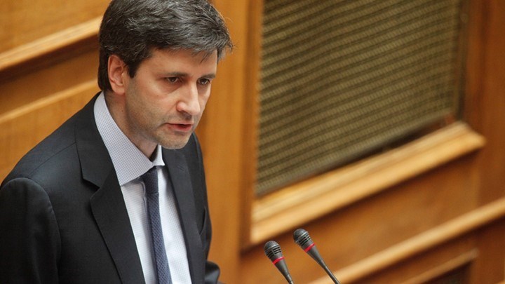 Χουλιαράκης: Το 100% του υπερπλεονάσματος το 2019 θα δοθεί για φοροελαφρύνσεις