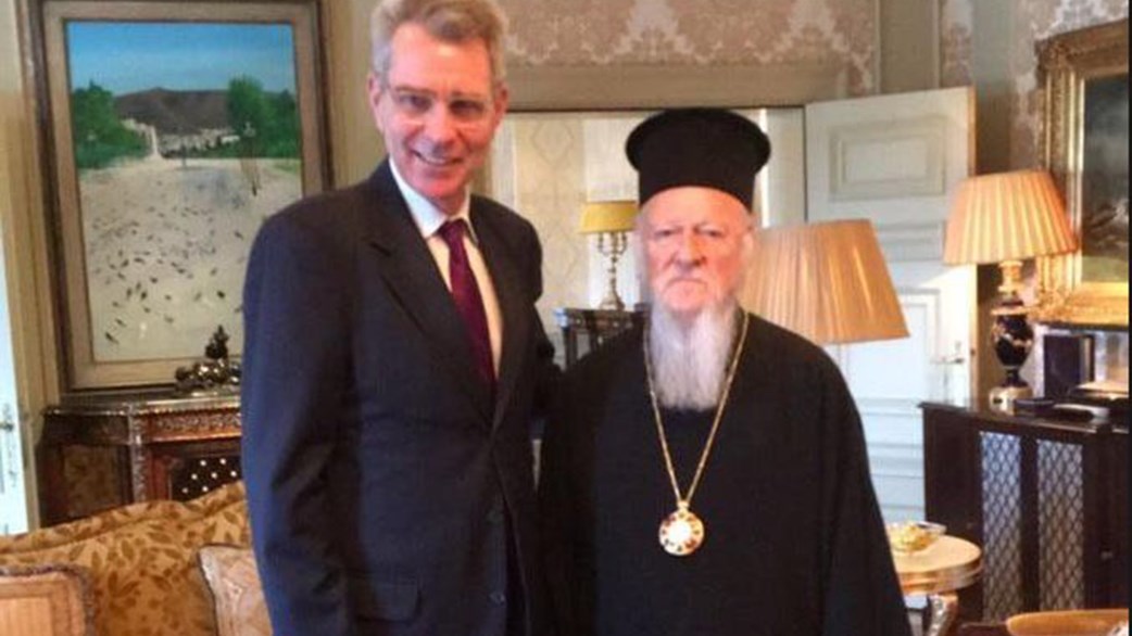Συνάντηση του Αμερικανού πρέσβη με τον Πατριάρχη Βαρθολομαίο – Το μήνυμα των ΗΠΑ που του μετέφερε