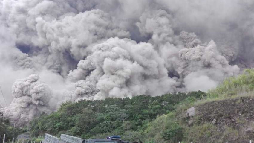 Νέα ηφαιστειακή έκρηξη στη Γουατεμάλα – ΤΩΡΑ