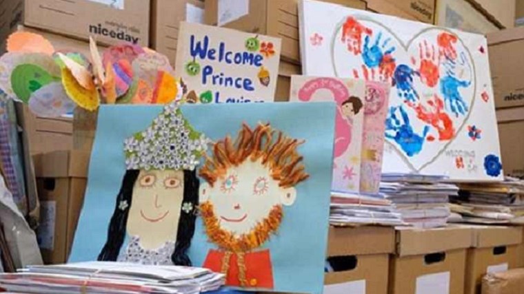 Η ζωγραφιά που έγινε… viral – Περισσότερα από 36 χιλιάδες γράμματα για το νιόπαντρο ζευγάρι – ΦΩΤΟ