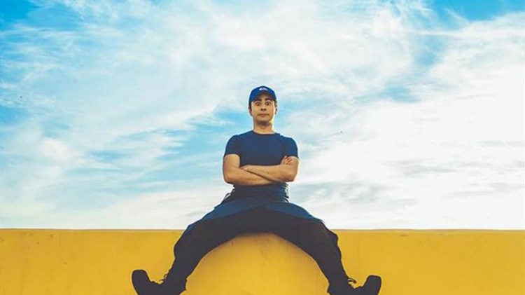 Ο Γιάννης Γκρέζιος έτοιμος για το «Μεγάλο περίπατο του Πέτρου» στο ΚΘΒΕ