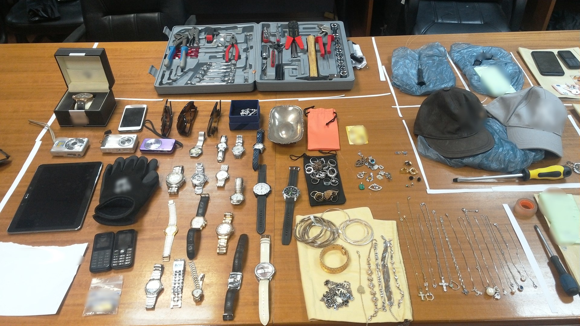 Στα χέρια της ΕΛ.ΑΣ οι επικίνδυνοι ληστές που είχαν ρημάξει την Αττική – Ο ρόλος του “αρχηγού” και οι… ενισχύσεις – ΦΩΤΟ