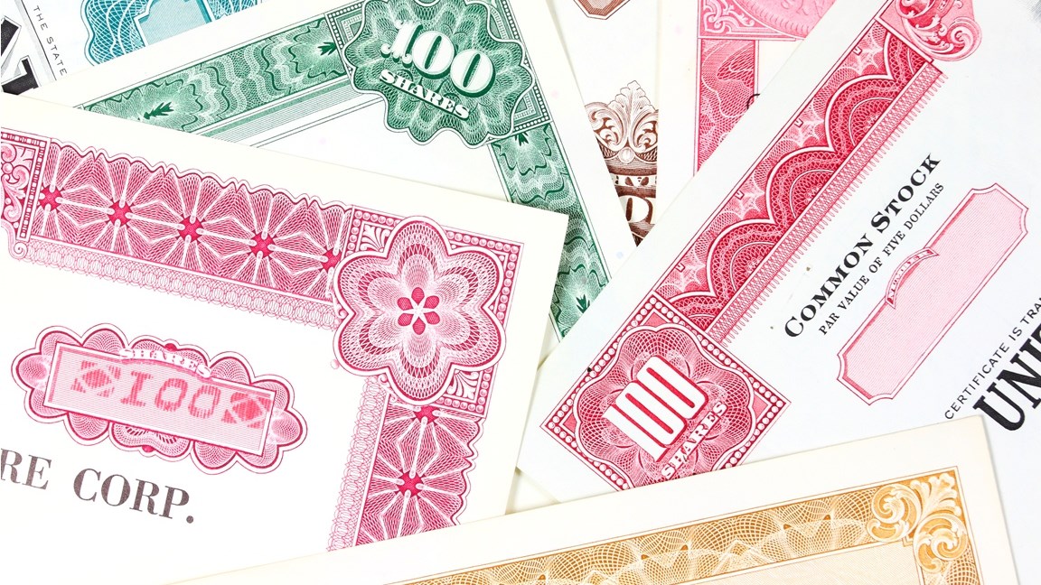 Reuters: Η Ελλάδα αναβάλλει την έκδοση ομολόγου λόγω Ιταλίας – Δεν βγαίνει στις αγορές το καλοκαίρι