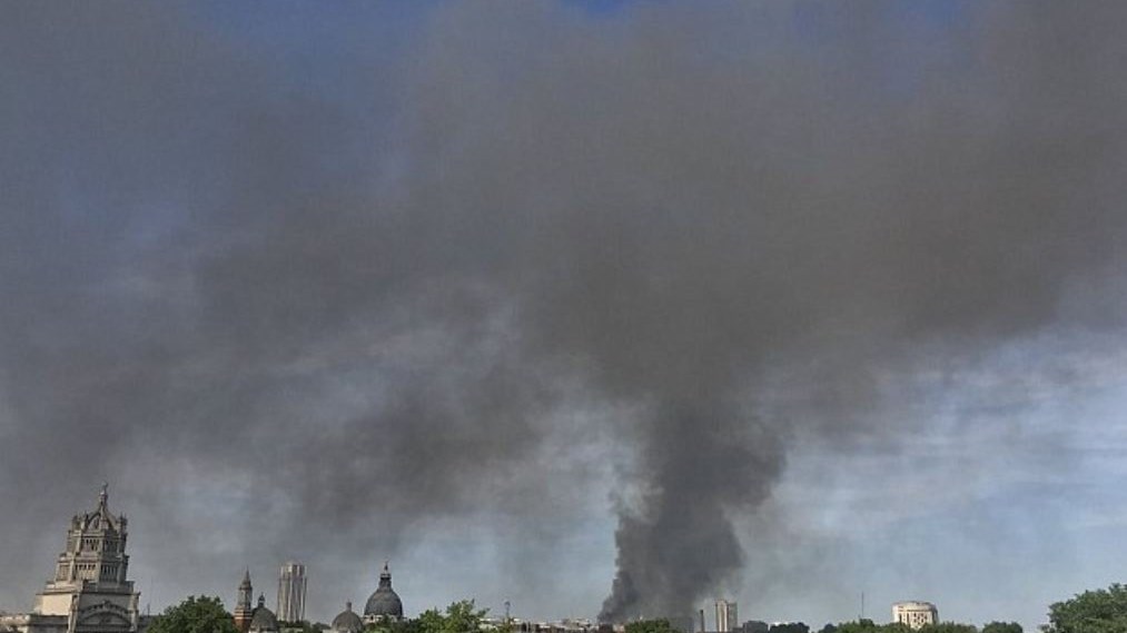 Πνίγεται από τους καπνούς το Λονδίνο – Σε χλιδάτο πεντάστερο ξενοδοχείο η φωτιά – ΦΩΤΟ – ΒΙΝΤΕΟ