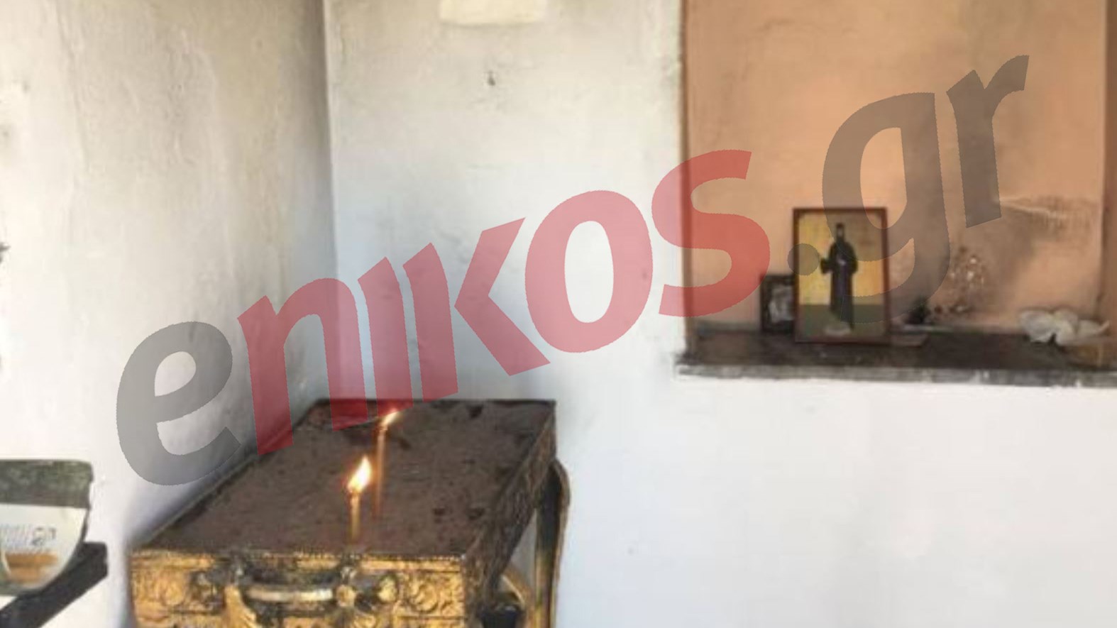 Άγνωστοι βεβήλωσαν εκκλησάκι στη Λέσβο – Πέταξαν τις εικόνες στη θάλασσα – ΦΩΤΟ αναγνώστη