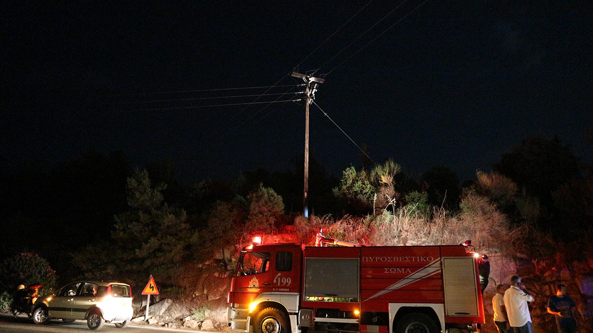 Υπό μερικό έλεγχο η φωτιά στο Άγιο Όρος – ΤΩΡΑ