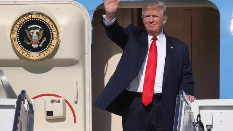 Στην Κρήτη ο Τραμπ λίγο πριν από τη συνάντηση με τον Κιμ Γιονγκ Ουν