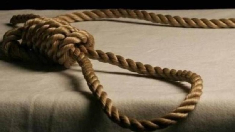 Σοκ στην Καλαμάτα – Νεαρός βρέθηκε απαγχωνισμένος μέσα σε διαμέρισμα