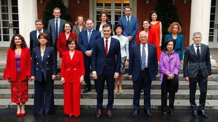 «Φωτιά» στα κόκκινα το νέο υπουργικό συμβούλιο της Ισπανίας – ΦΩΤΟ