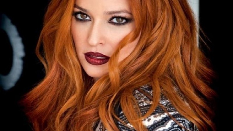 “Κόλασε” το Instagram η Σίσσυ Χρηστίδου – Η ΦΩΤΟ με το σέξι μαγιό και το…κρασί