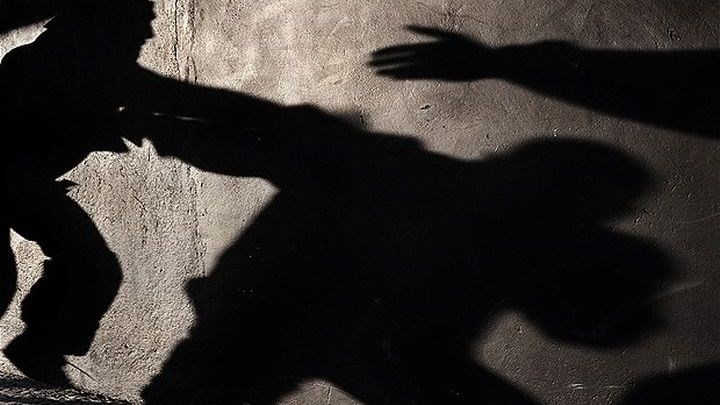 Του έθιξε τη γυναίκα και ο καβγάς τους έστειλε στο νοσοκομείο