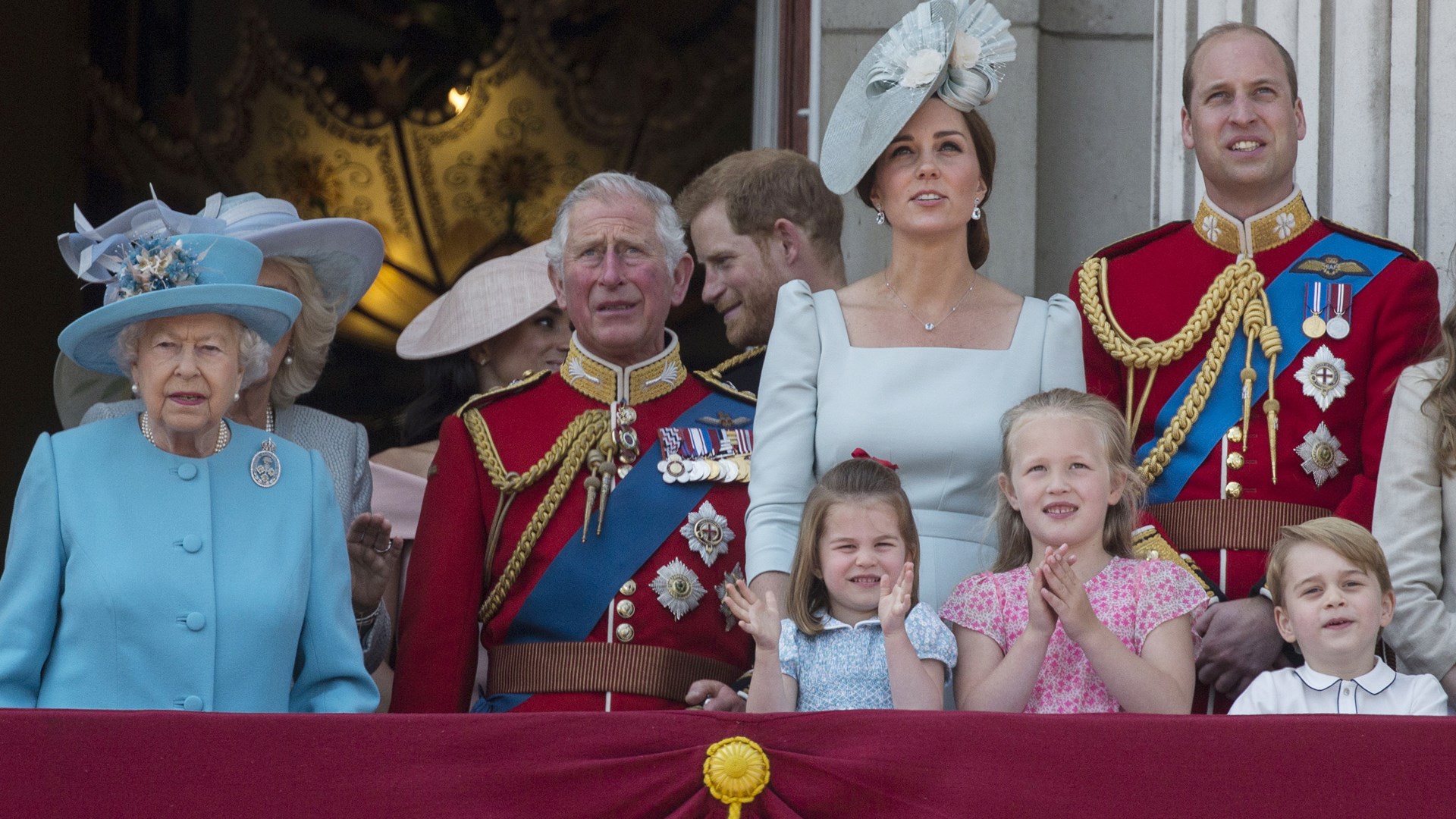 Οι εορτασμοί για τα 92α γενέθλια της βασίλισσας Ελισάβετ – Τα απρόοπτα και το…πρώτο μπαλκόνι της Μέγκαν – ΦΩΤΟ – ΒΙΝΤΕΟ