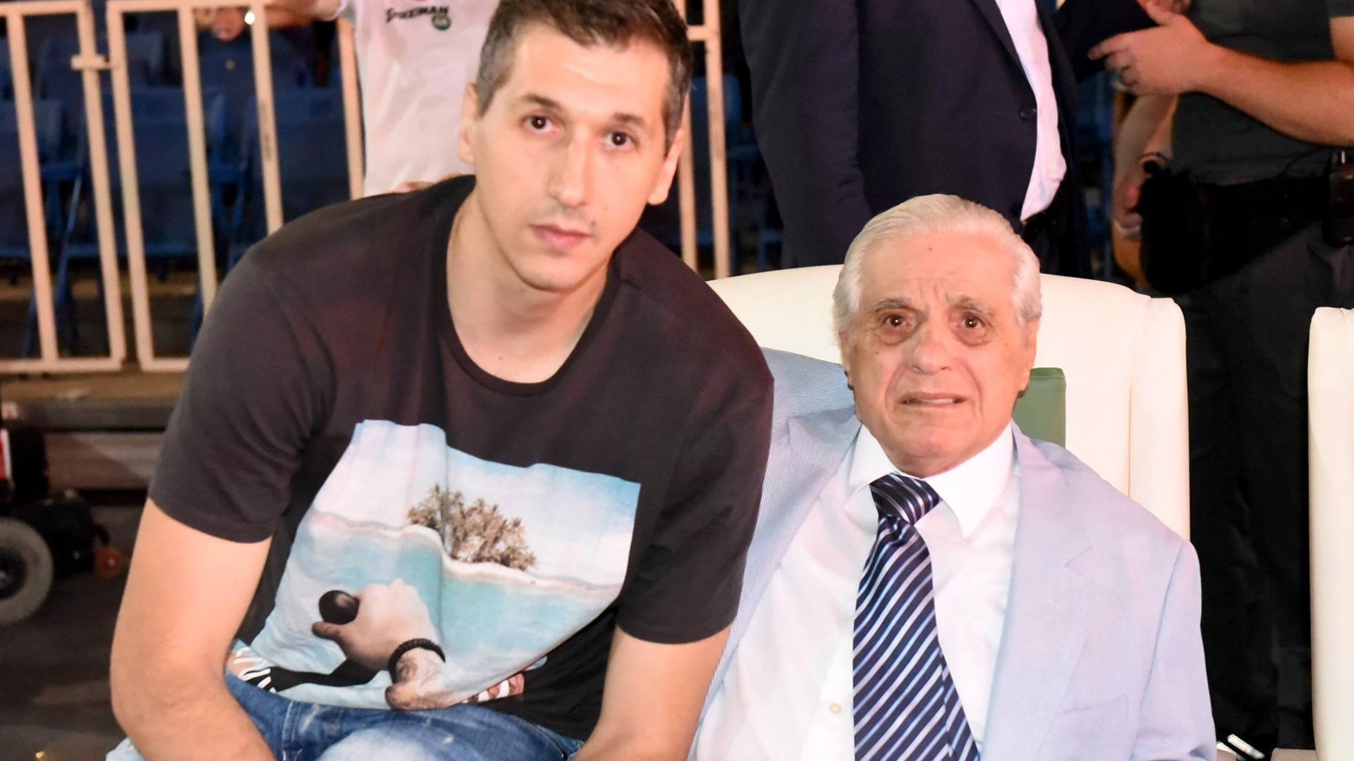 Η τελευταία εμφάνιση του Παύλου Γιαννακόπουλου στο ΟΑΚΑ και η αποθέωση από τους φιλάθλους – ΒΙΝΤΕΟ