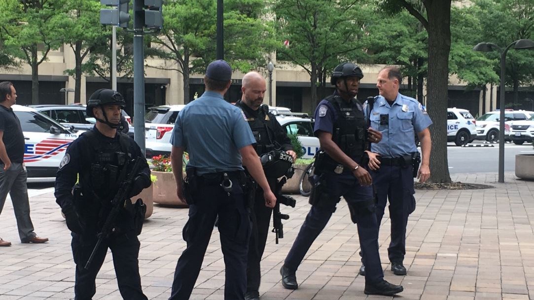 Έληξε άμεσα ο συναγερμός στο υπουργείο Δικαιοσύνης των ΗΠΑ – Δεν βρέθηκε ένοπλος άνδρας – ΤΩΡΑ