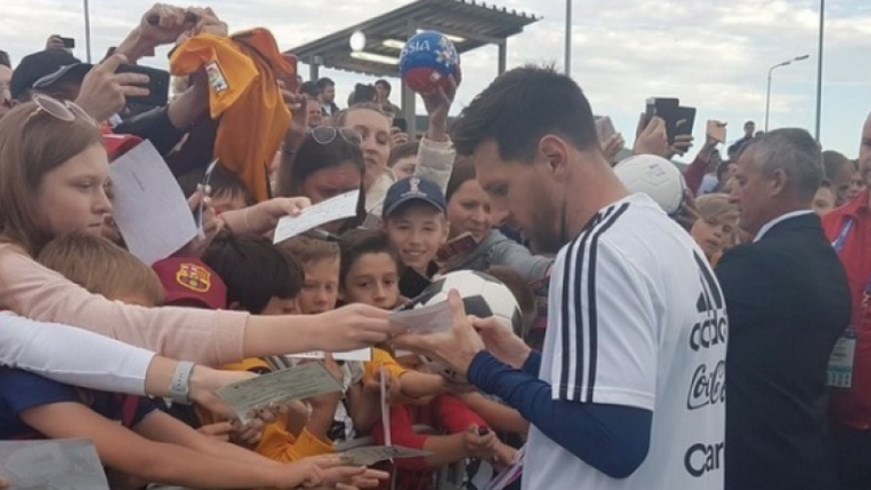 Παροξυσμός για τον Λιονέλ Μέσι στην προπόνηση της Αργεντινής – ΒΙΝΤΕΟ