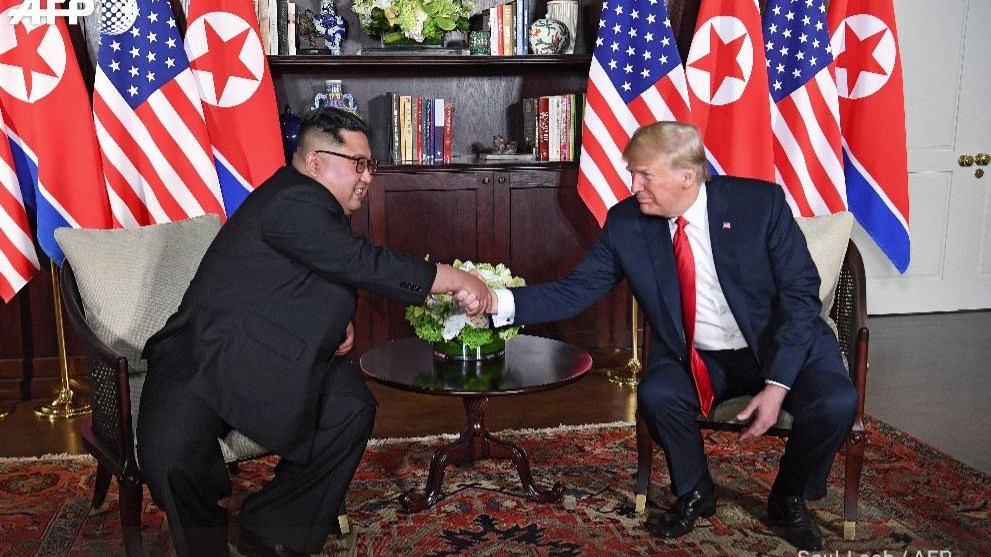 Τραμπ: Θα αποκτήσουμε μια εξαίρετη σχέση με τον Κιμ – Ουν: Είναι μεγάλη μου ικανοποίηση που σας συναντώ κ. Πρόεδρε – ΒΙΝΤΕΟ