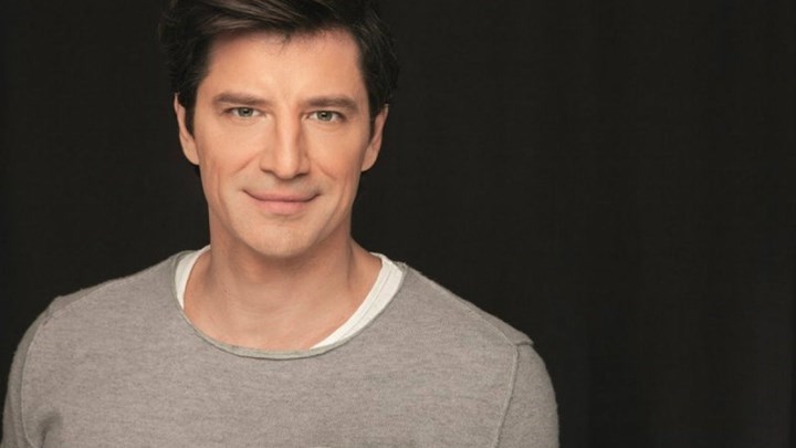 Ο Σάκης Ρουβάς απαντά για τη δέσμευση των τραπεζικών του λογαριασμών