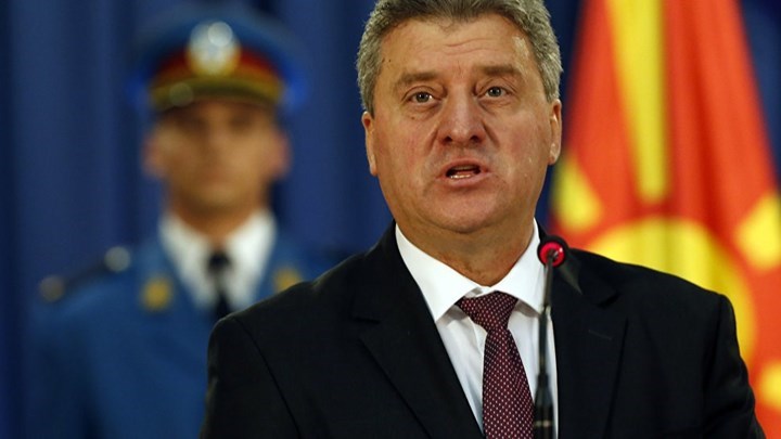 Χαμός στα Σκόπια – Ιβάνοφ κατά Ζάεφ: Ανεύθυνο να λύνονται τέτοια ζητήματα μέσω τηλεφώνου