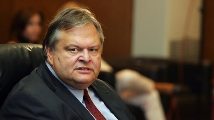 Βενιζέλος κατά Καμμένου: Δεν έχει καμία δυνατότητα να εμφανίζεται ως αδιάφορος και δήθεν υπερπατριώτης