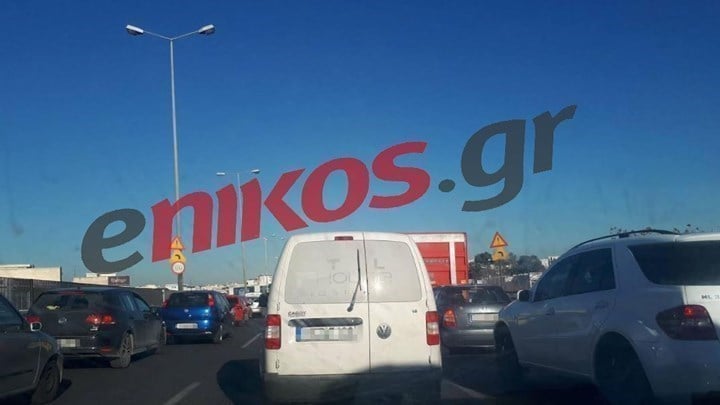 Στο “κόκκινο” η κίνηση στους δρόμους της Αθήνας – Δείτε πού έχει μποτιλιάρισμα
