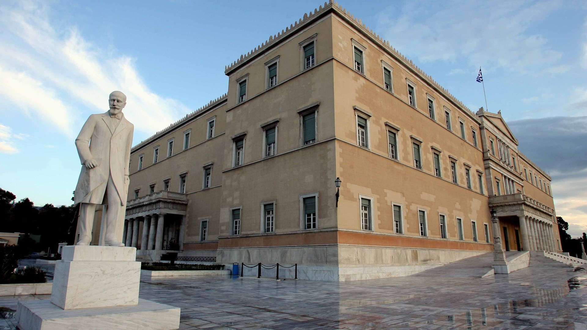 Για να είστε οι πιο διαβασμένοι – Οι προτάσεις δυσπιστίας από το 1974 μέχρι και σήμερα