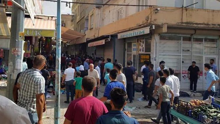 Τρεις νεκροί από επίθεση ενόπλων σε προεκλογική συγκέντρωση του κόμματος του Ερντογάν – ΦΩΤΟ