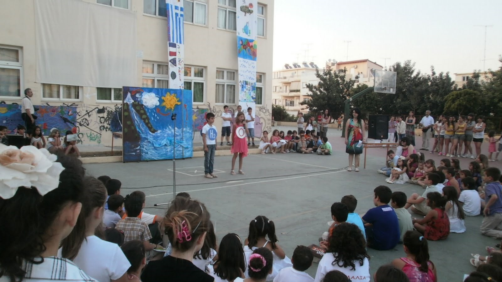 Χαμός σε σχολική γιορτή δημοτικού στα Σεπόλια – Γονείς επιτέθηκαν σε…γονείς γιατί τους βοήθησαν Πακιστανοί