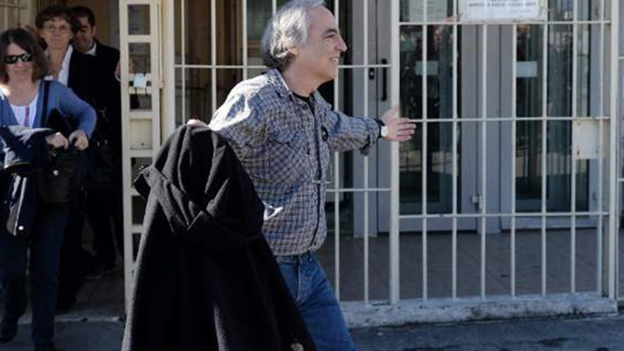 Τέλος η απεργία πείνας για τον Κουφοντίνα – Εγκρίθηκε η άδεια που είχε αιτηθεί